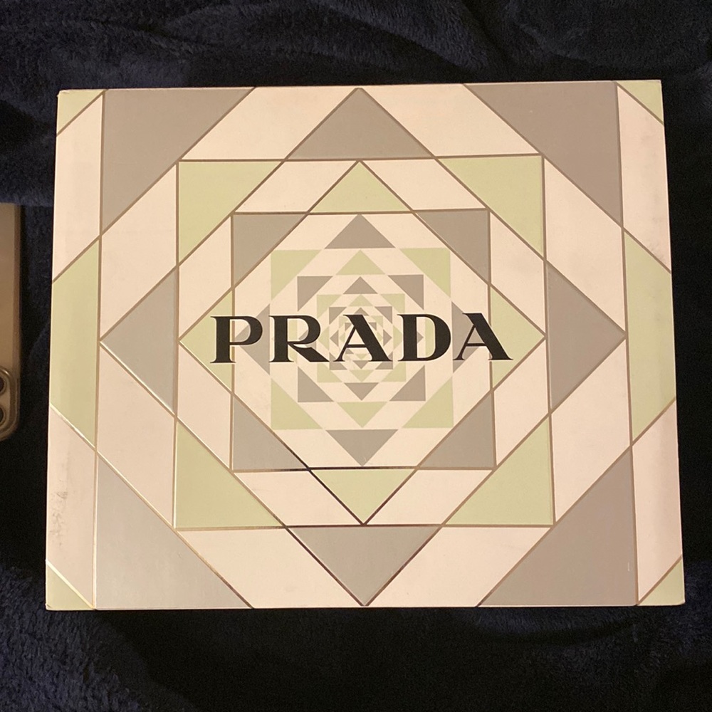 Prada Carbon Gift Set